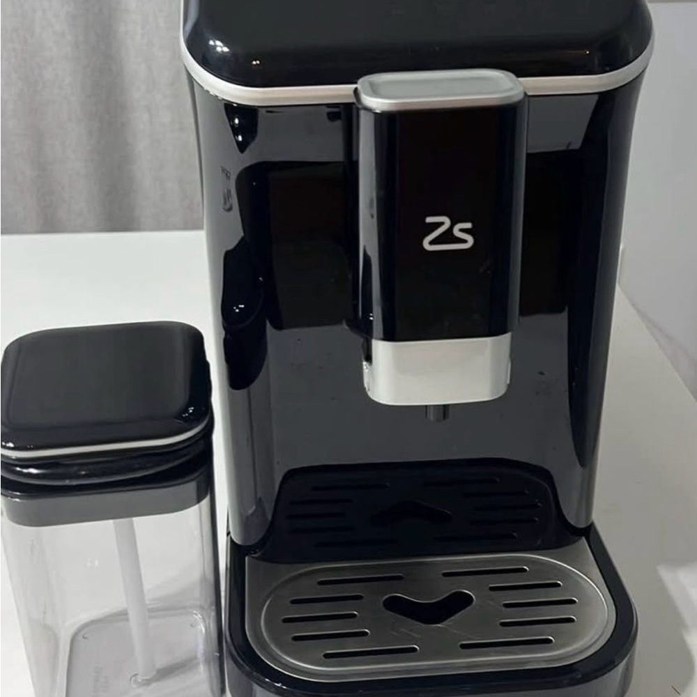 2S Black Coffee Maker with Silver Accents – Espresso, Cappuccino & Latte Machine